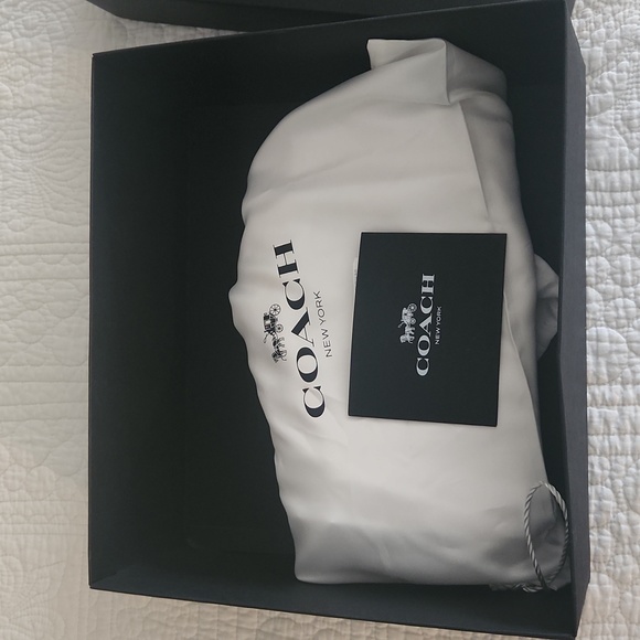 Coach, Jennifer Lopez  Beat Saddle bag - Picture 16 of 16